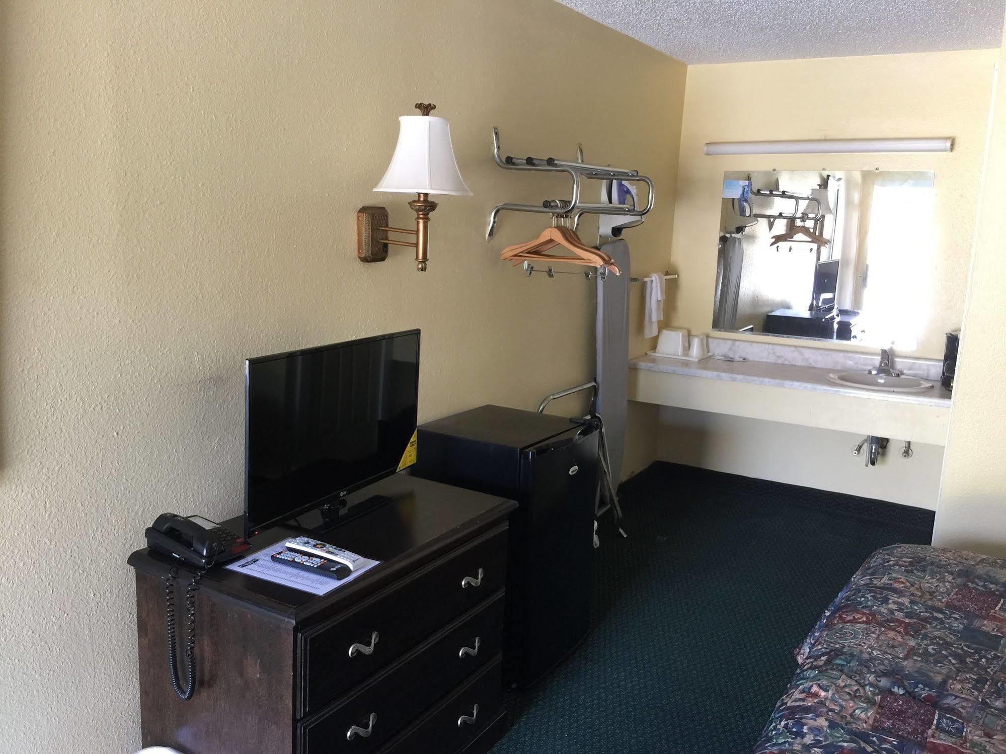 Kansas Inn Independence Eksteriør billede
